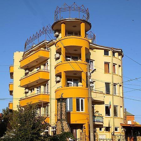 Семеен Хотел Бостън Ravda Exterior foto